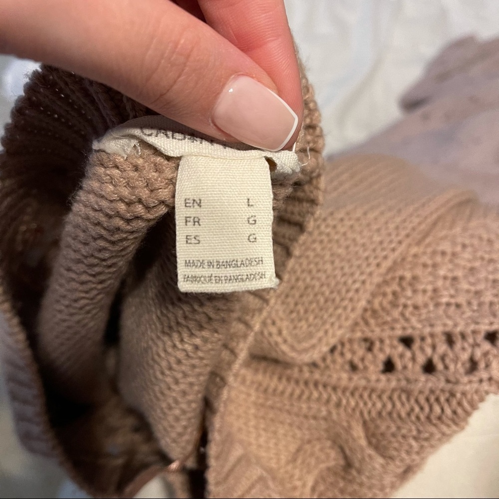 H&M Sweater - Picture 8 of 8